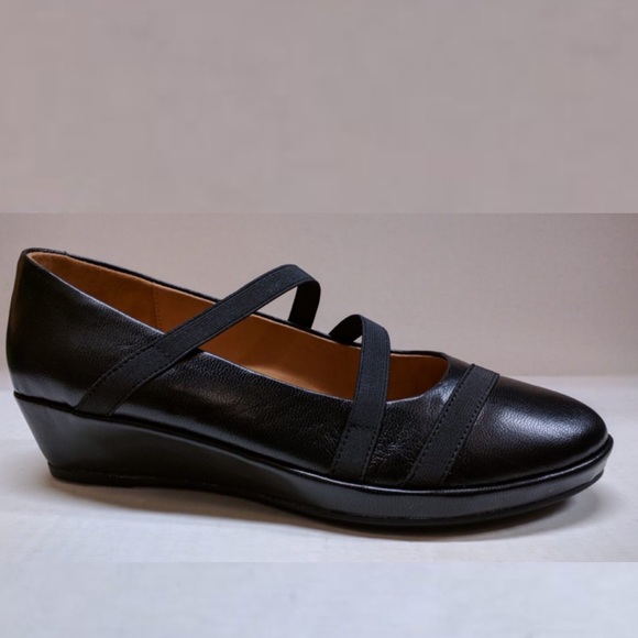 L'Amour Des Pieds Berency Flat Size 8M